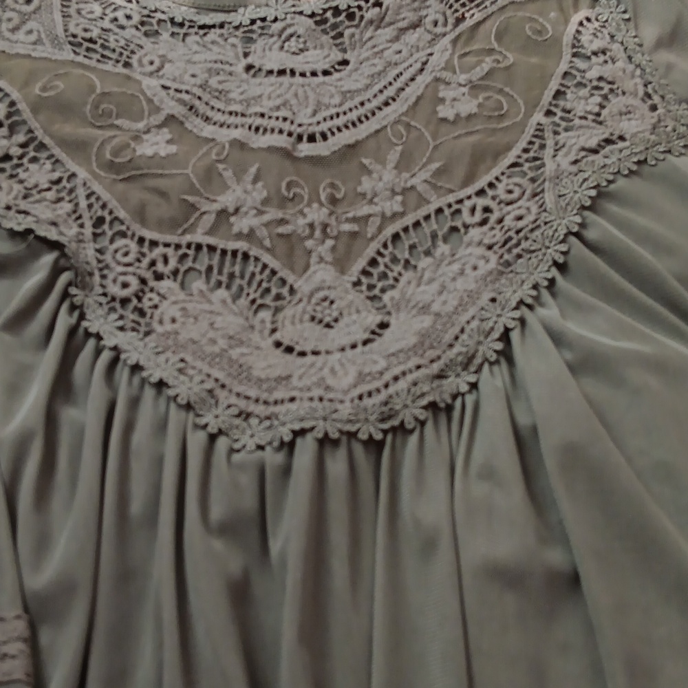 Elegant Olive Green Boho Lace  Blouse.Size Small.EUC. - Picture 4 of 9